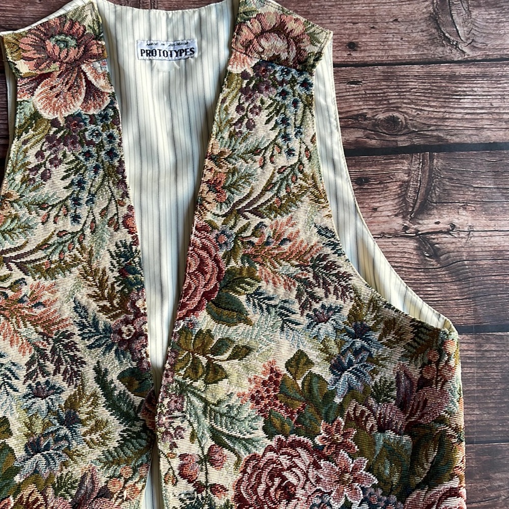 VINTAGE | Prototypes floral tapestry waistcoat - Picture 2 of 9